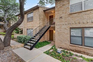 8210 Bent Tree Rd, Unit 256 in Austin, TX - Building Photo