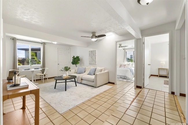 1425 Kawelu St in Pearl City, HI - Foto de edificio - Building Photo