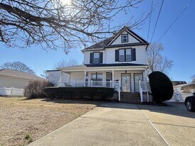 97 Garfield Pl in East Rockaway, NY - Building Photo