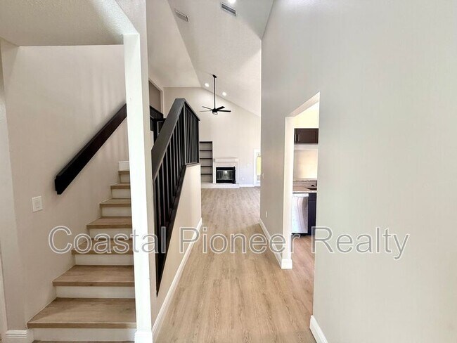 8731 Huntfield St in Tampa, FL - Building Photo - Building Photo