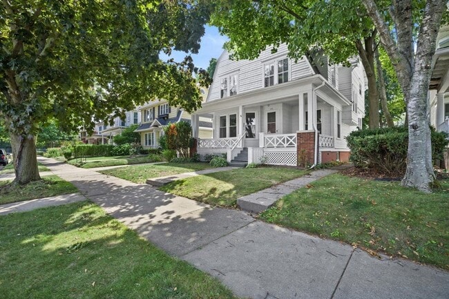 1818 College Ave in Racine, WI - Building Photo - Building Photo
