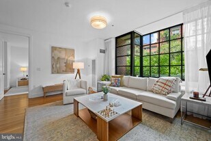 3303 Water St NW in Washington, DC - Building Photo