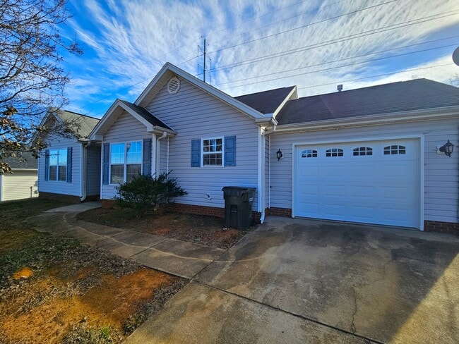 405 Juniper Leaf Way in Greer, SC - Building Photo - Building Photo