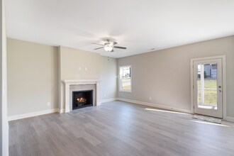 879 Airedale Trail in Garner, NC - Building Photo - Building Photo