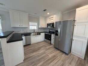 6607 Lakewood Dr in Ocala, FL - Building Photo - Building Photo