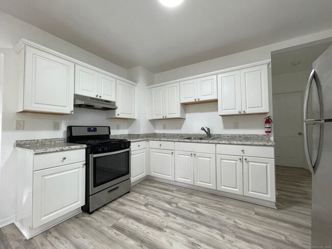 19 Townsend St, Unit 1 in New Haven, CT - Building Photo - Building Photo