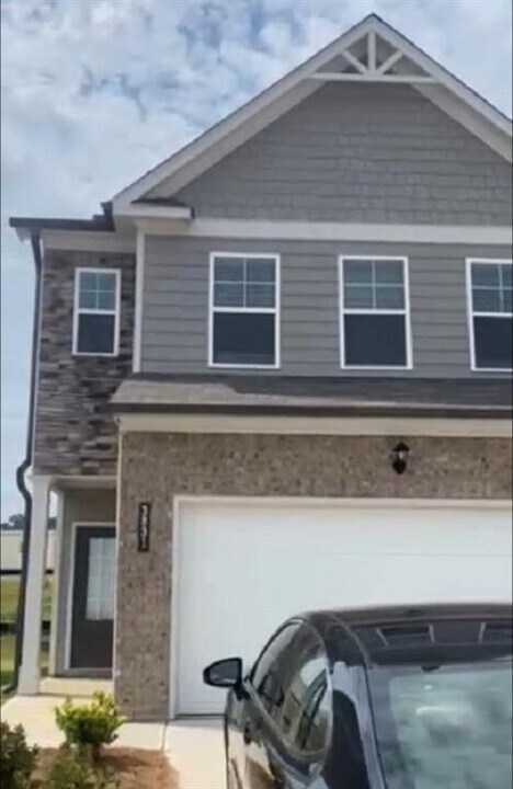 3831 Brookburn Pk in Gainesville, GA - Foto de edificio
