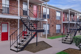 Crossings at St. Charles in Houston, TX - Building Photo - Building Photo