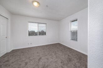 Morgan Manor Apartments in Ceres, CA - Foto de edificio - Building Photo