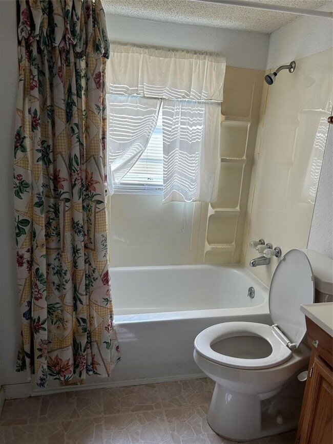 property at 634 W 63rd St