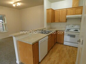 18148 NE Everett Ct in Portland, OR - Building Photo - Building Photo