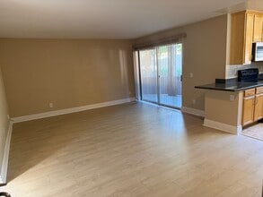 2525 San Gabriel Way, Unit Unit 108 in Corona, CA - Building Photo - Building Photo