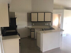 9999 Summerbreeze Dr, Unit 418 in Sunrise, FL - Building Photo