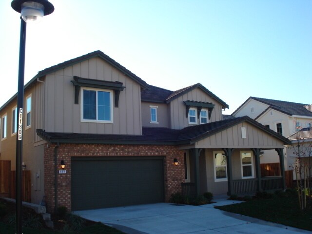 952 Browning Ln in Rocklin, CA - Building Photo