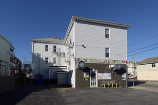 380 E Main St in Fall River, MA - Foto de edificio - Building Photo