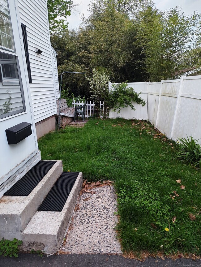 127 Pennsylvania Ave in New Britain, CT - Building Photo - Building Photo