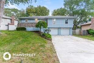 501 SW Shamrock Pl in Blue Springs, MO - Building Photo