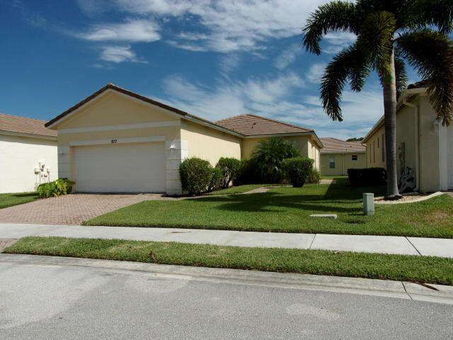 877 SW Rocky Bayou Terrace in Port St. Lucie, FL - Building Photo