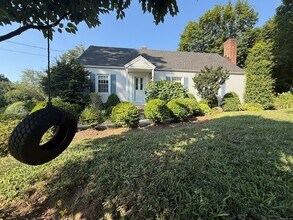 111 Mill Hill Rd in Fairfield, CT - Building Photo - Building Photo