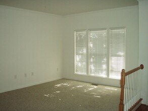 6117 Madison Crest Ct in Falls Church, VA - Building Photo - Building Photo
