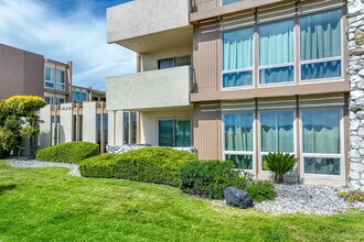 1825 Shoreline Dr in Alameda, CA - Building Photo - Building Photo