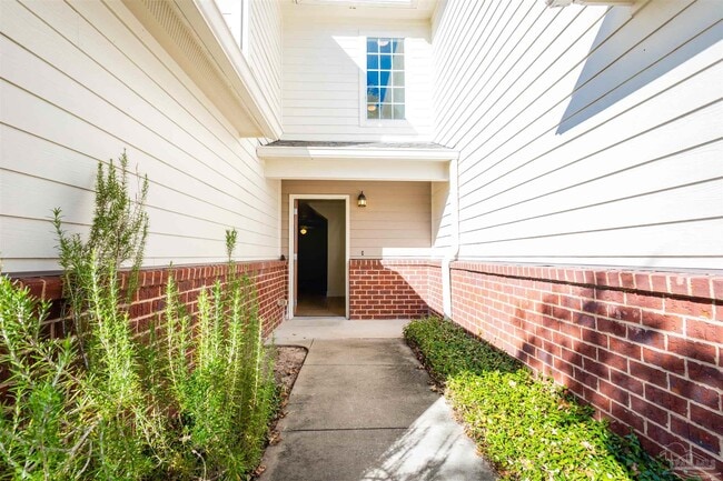 505 Wingspan Way in Crestview, FL - Building Photo - Building Photo