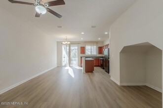 2374 Red Moon Dr, Unit 90 in Jacksonville, FL - Building Photo - Building Photo
