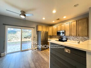 11051 Dixie Hills Dr in Charlotte, NC - Building Photo - Building Photo