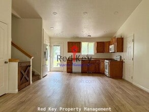 69 W Durfee St in Grantsville, UT - Building Photo - Building Photo
