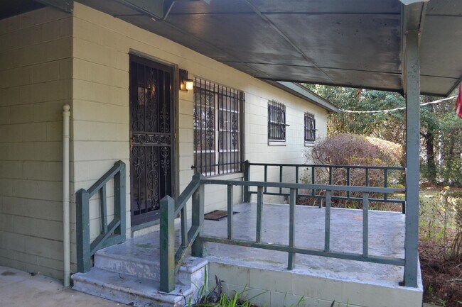 1819 Mayhew St in Tallahassee, FL - Building Photo - Building Photo