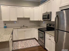 2-2F Stewart Ave in Huntington, NY - Building Photo - Building Photo