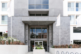 422 South Lake in Los Angeles, CA - Building Photo