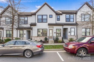 6319 Southgrove St in Charlotte, NC - Building Photo