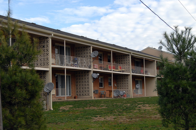 Polo Ridge Apartments in Burlington, NJ - Building Photo - Building Photo