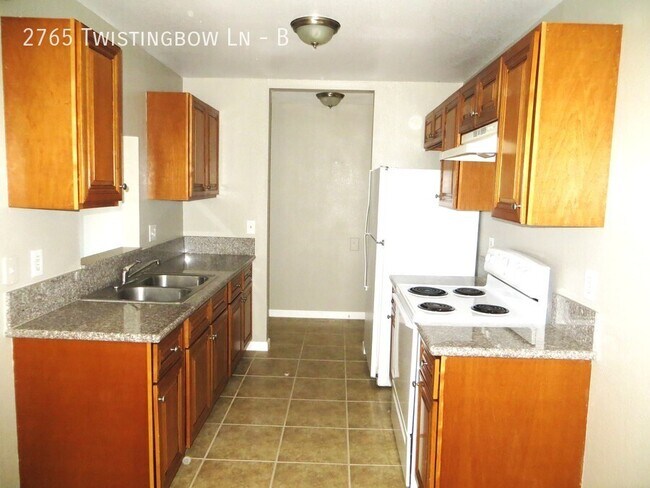 2765 Twistingbow Ln in Las Vegas, NV - Foto de edificio - Building Photo