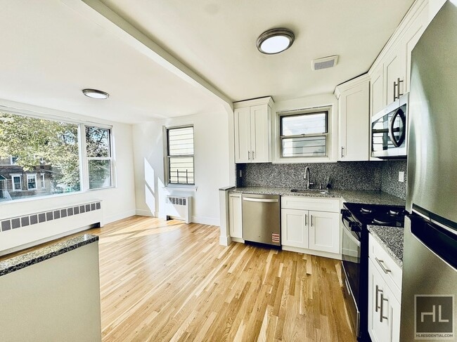Newly Renovated 2 bedroom apartment spanni in Bronx, NY - Building Photo - Building Photo