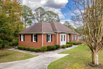 6212 Burnside Pl in Fayetteville, NC - Building Photo - Building Photo