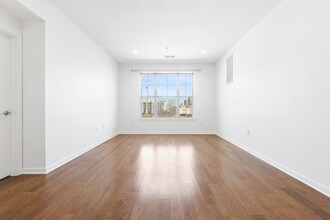 443 2nd St in Jersey City, NJ - Building Photo - Building Photo
