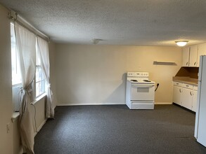 10612 County Road 1020, Unit Apt. B2 in Burleson, TX - Foto de edificio - Building Photo