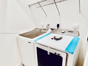 24587 SW 119th Pl in Princeton, FL - Foto de edificio - Building Photo