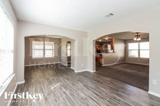 20715 Sycamore Wood Dr, Unit Pensacola Place in Houston, TX - Foto de edificio - Building Photo