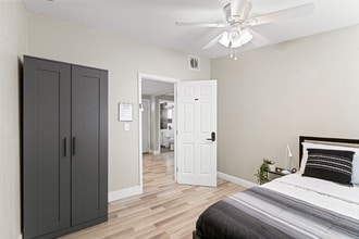 2417 E Wilson Ave in Las Vegas, NV - Building Photo - Building Photo