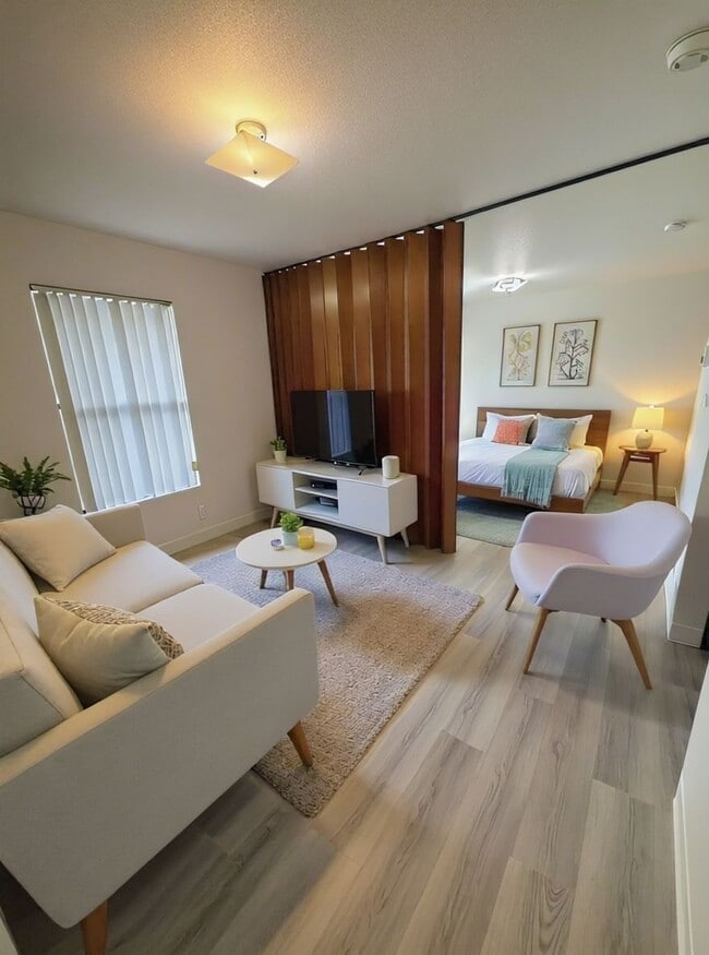 FREE UTILITIES!!   GREAT VIBES!! in Albuquerque, NM - Building Photo - Building Photo