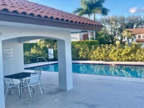 13491 Fountain View Blvd in Wellington, FL - Foto de edificio - Building Photo