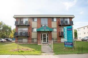 Eastwood Manor in Edmonton, AB - Building Photo