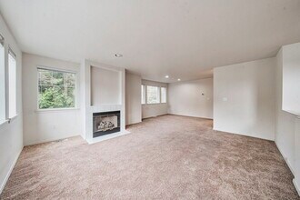 4714 Fairwood Blvd NE in Tacoma, WA - Building Photo - Building Photo