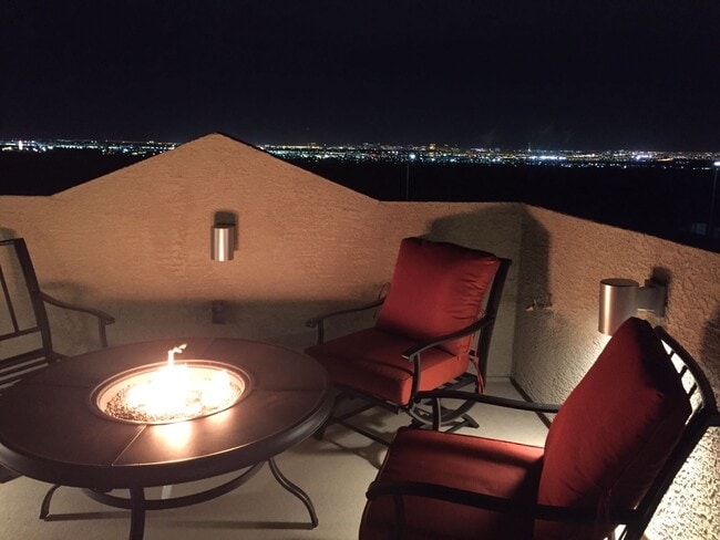 401 Ambitious St in Henderson, NV - Foto de edificio - Building Photo