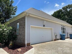 1994 Jaya Dr, Unit 4309 in Sherrills Ford, NC - Building Photo - Building Photo