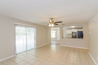 438 Wiggins Creek in San Antonio, TX - Building Photo - Building Photo