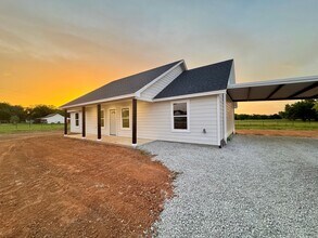 613 Elm Tree Ct in Poolville, TX - Building Photo - Building Photo